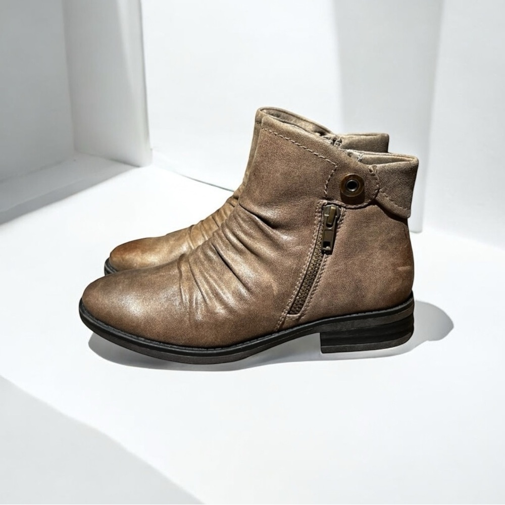 🌻Baretraps Anila Slouchy Grommet Ankle Boots Women's Size 6.5